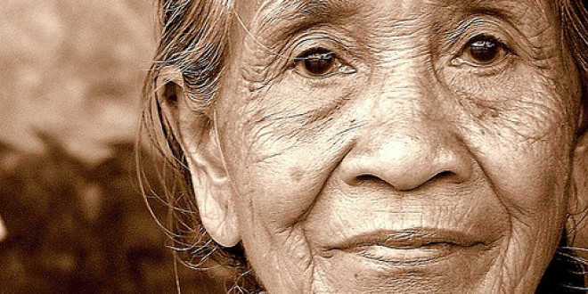 Rembulan di Wajah Nenek | Cerpen Zuly Kristanto